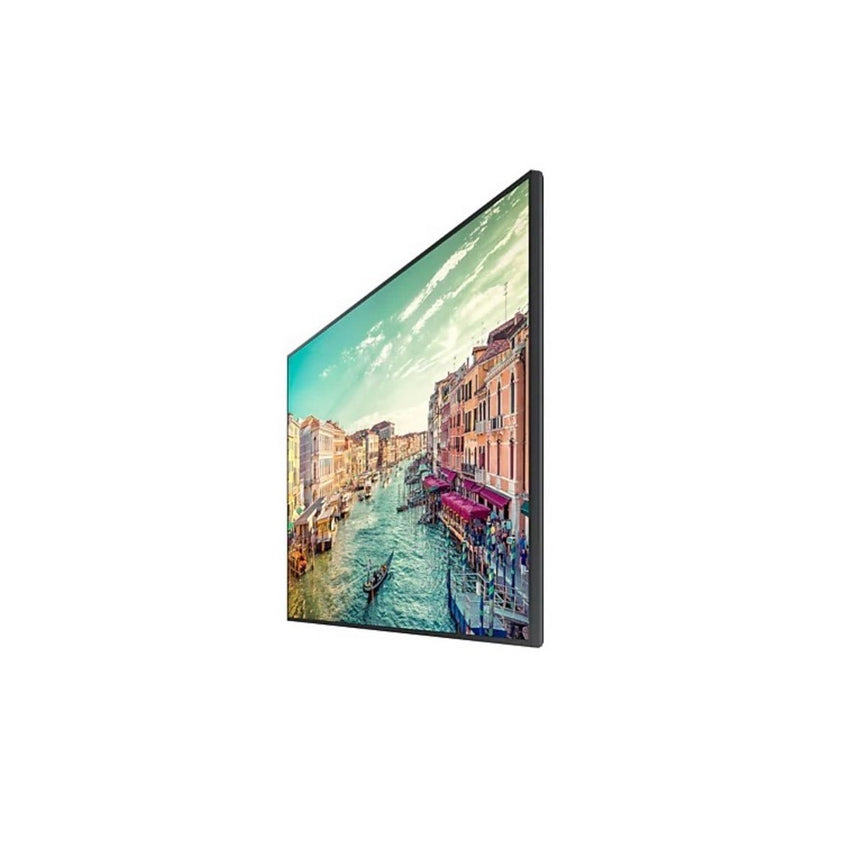 Monitor industrial QM65R,Tamaño: 65,Resolución 3840X2160 (16:9) 4K UHD,Brillo 500nit,Certificación contra polvo IP5X, Contraste: 4000:1,Características: uso 24 horas/día,Panel Antirreflectivo, Sensor IR Central (Tras el panel), altavoces 10Wx2 , Reproduct